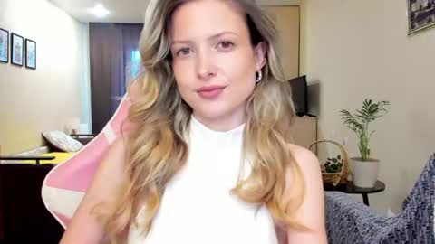 Julie online show from 06/23/26, 01:20