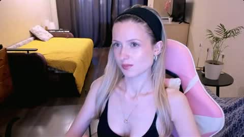 Julie online show from 07/05/26, 03:52