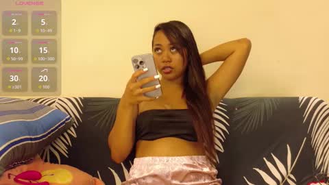 Snapshot of julie_vixen chatting on 12/21/25, 10:44 julie_vixen online show from 12/21/25, 10:44