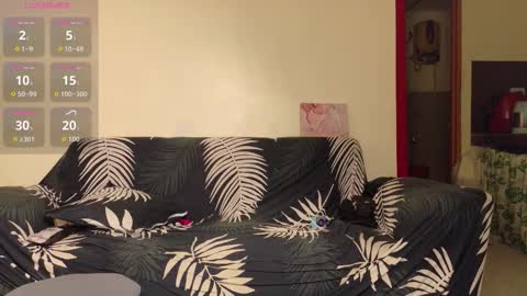 Snapshot of julie_vixen chatting on 01/06/26, 10:45 julie_vixen online show from 01/06/26, 10:45