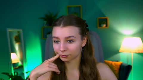 juliedaniel online show from 10/21/25, 04:24