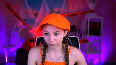 juliedaniel online show from 10/31/25, 04:35