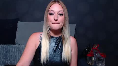 Snapshot of juliediamond chatting on 07/19/26, 05:11 julia online show from 07/19/26, 05:11