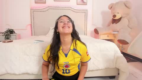 juliee_ross online show from 04/10/26, 12:32