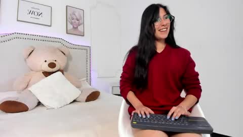 juliee_ross online show from 05/04/26, 12:34