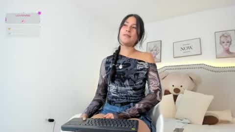 Snapshot of juliee_ross chatting on 07/06/26, 03:03 juliee_ross online show from 07/06/26, 03:03
