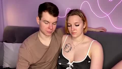 Julie and Thomas online show from 10/04/25, 08:12