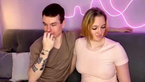 Julie and Thomas online show from 10/15/25, 08:36