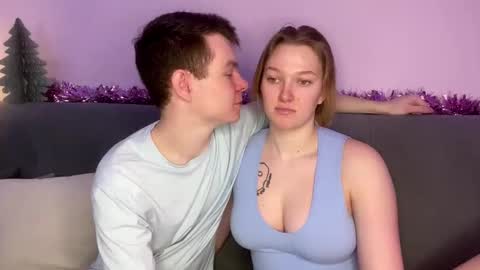 Julie and Thomas online show from 12/21/25, 08:10