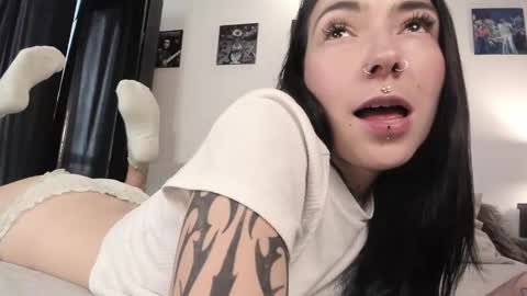 juliet_sourire online show from 02/13/25, 05:44