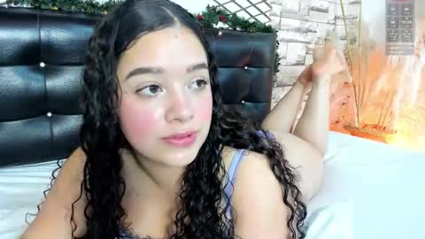 julieta_333 online show from 12/19/25, 01:29
