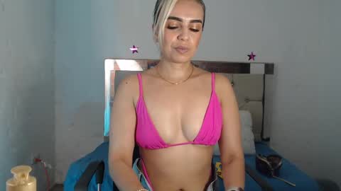 julieta__fox_ online show from 02/26/25, 11:04