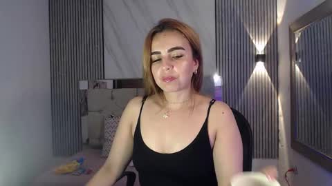 julieta__fox_ online show from 12/17/25, 02:06