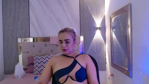 julieta__fox_ online show from 02/23/26, 11:46