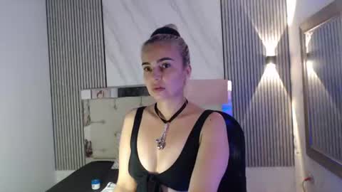 Snapshot of julieta__fox_ chatting on 06/29/26, 07:25 julieta__fox_ online show from 06/29/26, 07:25