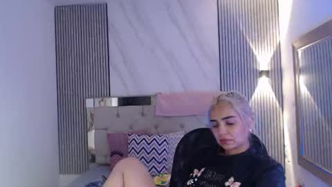 Snapshot of julieta__fox_ chatting on 07/10/26, 03:55 julieta__fox_ online show from 07/10/26, 03:55
