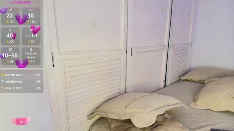 Juli online show from 12/20/24, 11:47