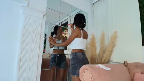 Juli online show from 11/02/25, 07:38