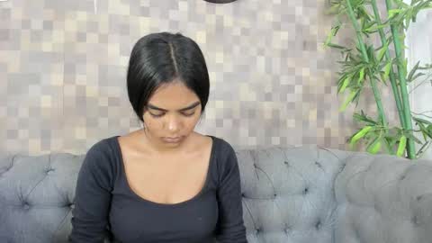 Juli online show from 11/08/25, 07:45