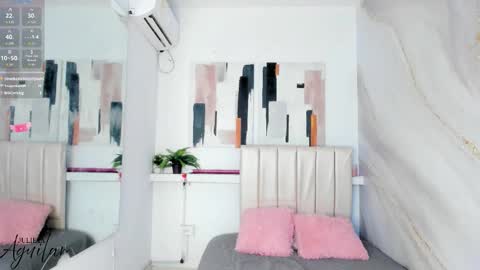 Juli online show from 11/22/25, 07:02