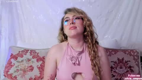 Snapshot of julieta_cooper20 chatting on 06/10/26, 04:56 Juli online show from 06/10/26, 04:56