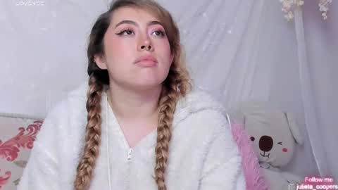 Snapshot of julieta_cooper20 chatting on 06/18/26, 09:14 Juli online show from 06/18/26, 09:14