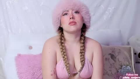 Snapshot of julieta_cooper20 chatting on 06/21/26, 04:48 Juli online show from 06/21/26, 04:48