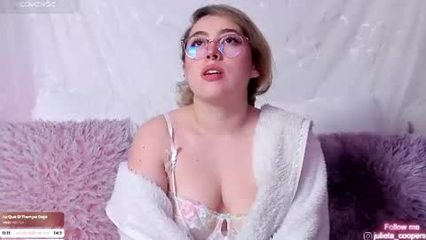 Snapshot of julieta_cooper20 chatting on 07/14/26, 04:06 Juli online show from 07/14/26, 04:06