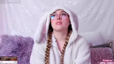Snapshot of julieta_cooper20 chatting on 07/21/26, 04:15 Juli online show from 07/21/26, 04:15