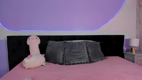 Julieta  online show from 10/28/25, 12:09