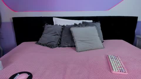 Julieta  online show from 12/01/25, 11:59