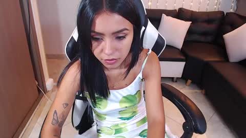 julieta_fn online show from 02/12/25, 03:49