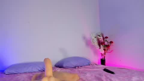 Snapshot of julieta_red2 chatting on 01/31/25, 07:18 Julie independent model online show from 01/31/25, 07:18