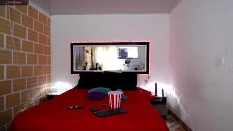Snapshot of julieta_rodriguez chatting on 09/15/25, 04:51 Julieta Rodriguez online show from 09/15/25, 04:51