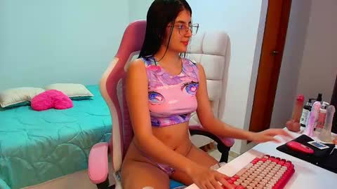 julieta_rose19 online show from 11/14/25, 01:37