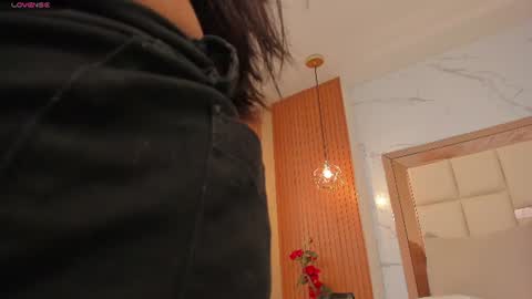 Snapshot of julieta_rose__ chatting on 06/16/26, 10:23 online show from 06/16/26, 10:23
