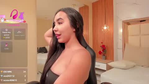 Snapshot of julieta_rose__ chatting on 06/19/26, 10:13 online show from 06/19/26, 10:13