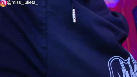 Snapshot of julieta_russell chatting on 06/08/26, 11:32 Julieta online show from 06/08/26, 11:32