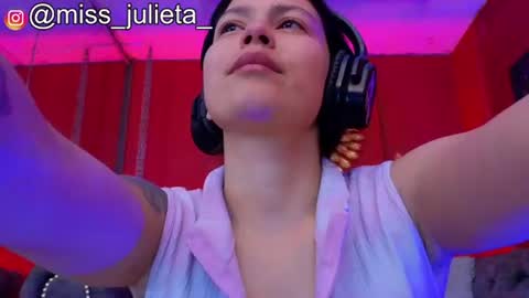 Snapshot of julieta_russell chatting on 07/04/26, 12:00 Julieta online show from 07/04/26, 12:00