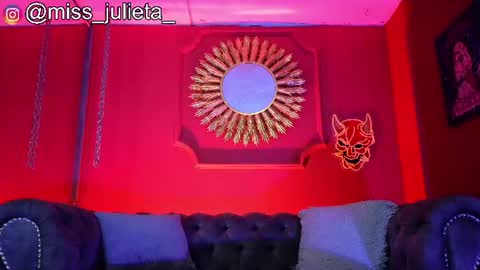 Snapshot of julieta_russell chatting on 07/09/26, 11:47 Julieta online show from 07/09/26, 11:47