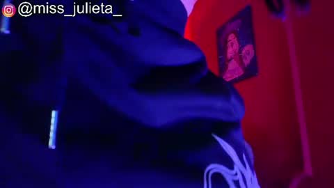 Snapshot of julieta_russell chatting on 07/21/26, 11:56 Julieta online show from 07/21/26, 11:56