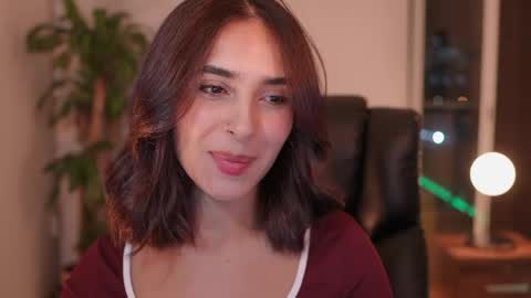 Snapshot of julieta_valencia chatting on 06/10/26, 01:06 julieta_valencia online show from 06/10/26, 01:06