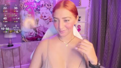 Snapshot of julietacollins_ chatting on 12/14/24, 11:45 Juliet online show from 12/14/24, 11:45