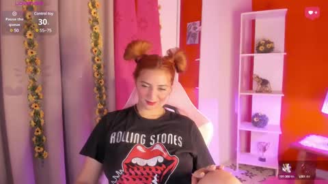 Snapshot of julietacollins_ chatting on 03/12/25, 04:35 Juliet online show from 03/12/25, 04:35