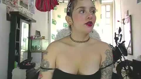 Snapshot of julietajaguar chatting on 05/27/26, 02:47 Julieta Jaguar online show from 05/27/26, 02:47