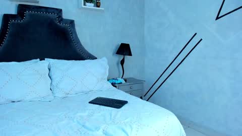 julietakane online show from 12/09/24, 08:44