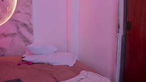 julietakane online show from 02/15/26, 07:51