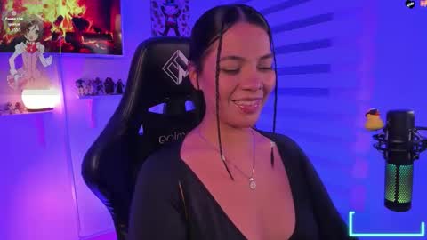 Julieta  online show from 11/21/25, 06:45