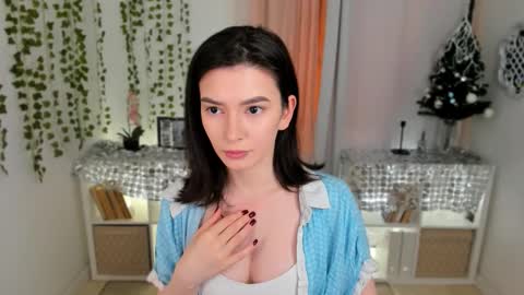 Julieta or Jully online show from 12/18/25, 09:10