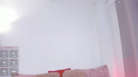 Snapshot of julieth1_ chatting on 06/23/26, 09:02 . online show from 06/23/26, 09:02